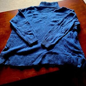 Women’s J. Jill Blue Knit Sweater Like New. Large